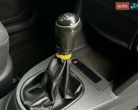 Черный Фольксваген Кадди, объемом двигателя 1.2 л и пробегом 236 тыс. км за 5950 $, фото 65 на Automoto.ua