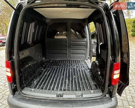 Черный Фольксваген Кадди, объемом двигателя 1.2 л и пробегом 236 тыс. км за 5950 $, фото 68 на Automoto.ua