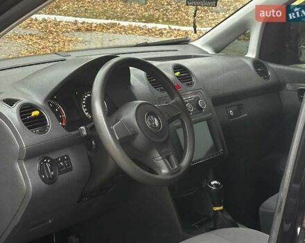 Черный Фольксваген Кадди, объемом двигателя 1.2 л и пробегом 236 тыс. км за 5950 $, фото 53 на Automoto.ua