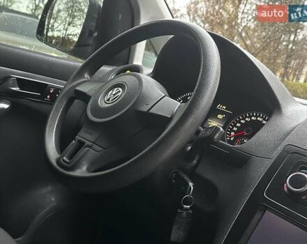 Черный Фольксваген Кадди, объемом двигателя 1.2 л и пробегом 236 тыс. км за 5950 $, фото 67 на Automoto.ua