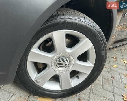 Черный Фольксваген Кадди, объемом двигателя 1.2 л и пробегом 236 тыс. км за 5950 $, фото 21 на Automoto.ua