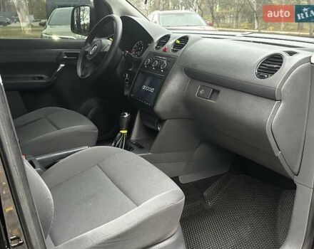 Черный Фольксваген Кадди, объемом двигателя 1.2 л и пробегом 236 тыс. км за 5950 $, фото 63 на Automoto.ua