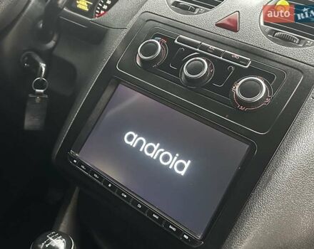 Черный Фольксваген Кадди, объемом двигателя 1.2 л и пробегом 236 тыс. км за 5950 $, фото 64 на Automoto.ua