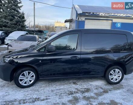 Черный Фольксваген Кадди, объемом двигателя 1.5 л и пробегом 55 тыс. км за 15990 $, фото 2 на Automoto.ua