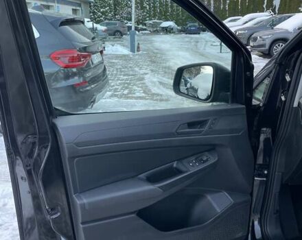 Черный Фольксваген Кадди, объемом двигателя 1.5 л и пробегом 55 тыс. км за 15990 $, фото 8 на Automoto.ua