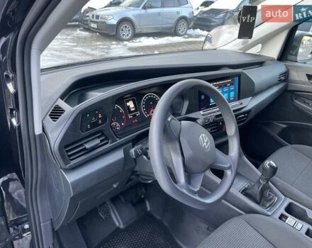 Черный Фольксваген Кадди, объемом двигателя 1.5 л и пробегом 55 тыс. км за 15990 $, фото 9 на Automoto.ua