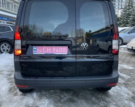 Черный Фольксваген Кадди, объемом двигателя 1.5 л и пробегом 55 тыс. км за 15990 $, фото 4 на Automoto.ua