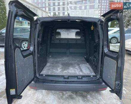 Черный Фольксваген Кадди, объемом двигателя 1.5 л и пробегом 55 тыс. км за 15990 $, фото 11 на Automoto.ua