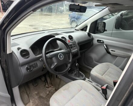 Черный Фольксваген Кадди, объемом двигателя 2 л и пробегом 403 тыс. км за 4600 $, фото 4 на Automoto.ua