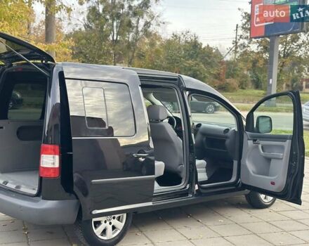 Черный Фольксваген Кадди, объемом двигателя 1.6 л и пробегом 236 тыс. км за 6850 $, фото 9 на Automoto.ua