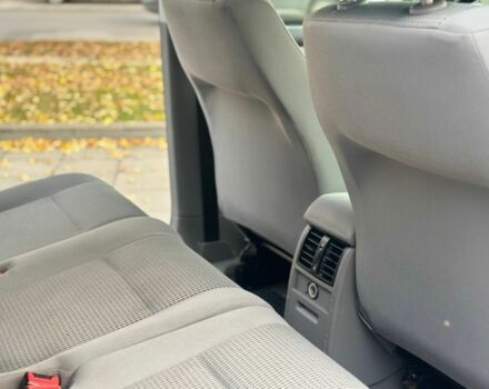 Черный Фольксваген Кадди, объемом двигателя 1.6 л и пробегом 236 тыс. км за 6850 $, фото 5 на Automoto.ua