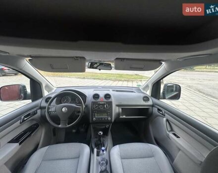 Черный Фольксваген Кадди, объемом двигателя 1.6 л и пробегом 236 тыс. км за 6850 $, фото 5 на Automoto.ua