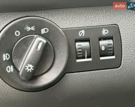 Черный Фольксваген Кадди, объемом двигателя 1.6 л и пробегом 236 тыс. км за 6850 $, фото 14 на Automoto.ua