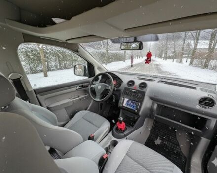 Черный Фольксваген Кадди, объемом двигателя 1.9 л и пробегом 299 тыс. км за 3350 $, фото 6 на Automoto.ua