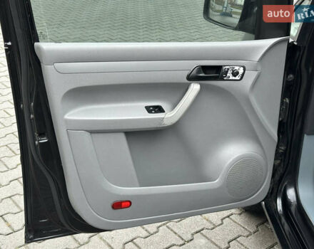 Черный Фольксваген Кадди, объемом двигателя 1.9 л и пробегом 285 тыс. км за 5900 $, фото 17 на Automoto.ua