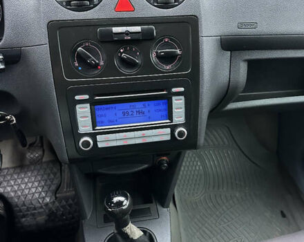 Черный Фольксваген Кадди, объемом двигателя 1.9 л и пробегом 285 тыс. км за 5900 $, фото 20 на Automoto.ua