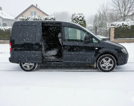 Черный Фольксваген Кадди, объемом двигателя 1.9 л и пробегом 299 тыс. км за 3350 $, фото 5 на Automoto.ua