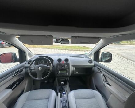 Черный Фольксваген Кадди, объемом двигателя 1.6 л и пробегом 236 тыс. км за 6850 $, фото 7 на Automoto.ua