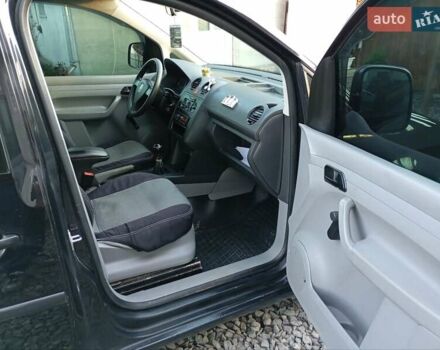 Черный Фольксваген Кадди, объемом двигателя 2 л и пробегом 438 тыс. км за 5500 $, фото 32 на Automoto.ua