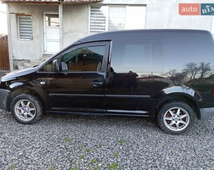 Черный Фольксваген Кадди, объемом двигателя 2 л и пробегом 438 тыс. км за 5500 $, фото 9 на Automoto.ua