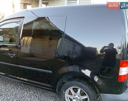 Черный Фольксваген Кадди, объемом двигателя 2 л и пробегом 438 тыс. км за 5500 $, фото 8 на Automoto.ua