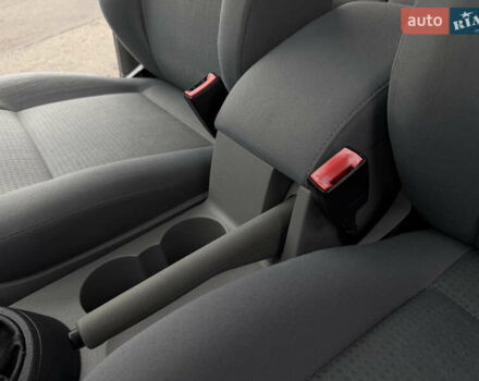 Черный Фольксваген Кадди, объемом двигателя 1.6 л и пробегом 233 тыс. км за 7650 $, фото 61 на Automoto.ua