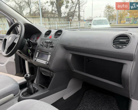 Черный Фольксваген Кадди, объемом двигателя 1.6 л и пробегом 233 тыс. км за 7650 $, фото 47 на Automoto.ua