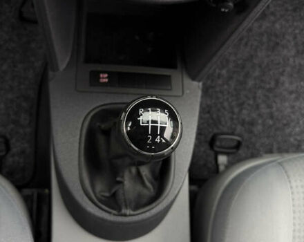 Черный Фольксваген Кадди, объемом двигателя 1.6 л и пробегом 233 тыс. км за 7650 $, фото 59 на Automoto.ua