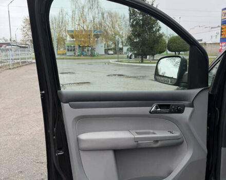 Черный Фольксваген Кадди, объемом двигателя 1.6 л и пробегом 233 тыс. км за 7650 $, фото 36 на Automoto.ua