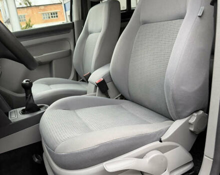 Черный Фольксваген Кадди, объемом двигателя 1.6 л и пробегом 233 тыс. км за 7650 $, фото 40 на Automoto.ua