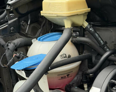 Черный Фольксваген Кадди, объемом двигателя 1.6 л и пробегом 233 тыс. км за 7650 $, фото 67 на Automoto.ua