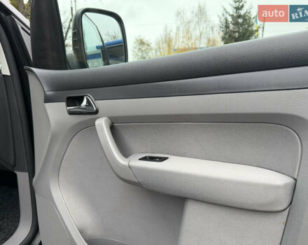 Черный Фольксваген Кадди, объемом двигателя 1.6 л и пробегом 233 тыс. км за 7650 $, фото 45 на Automoto.ua