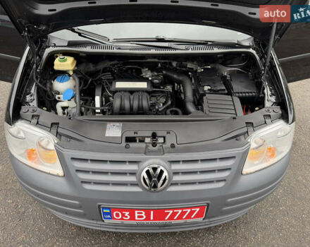 Черный Фольксваген Кадди, объемом двигателя 1.6 л и пробегом 233 тыс. км за 7650 $, фото 65 на Automoto.ua