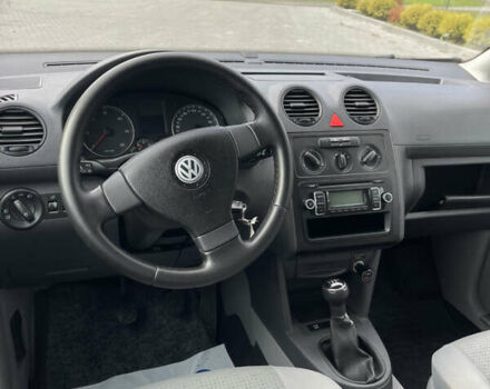 Черный Фольксваген Кадди, объемом двигателя 1.9 л и пробегом 260 тыс. км за 9100 $, фото 8 на Automoto.ua