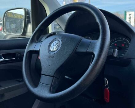 Черный Фольксваген Кадди, объемом двигателя 1.6 л и пробегом 269 тыс. км за 8500 $, фото 9 на Automoto.ua