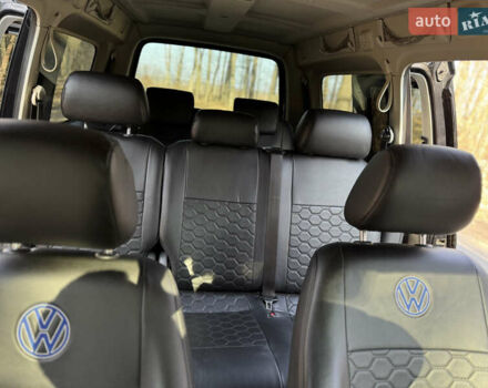 Черный Фольксваген Кадди, объемом двигателя 1.6 л и пробегом 265 тыс. км за 8700 $, фото 4 на Automoto.ua
