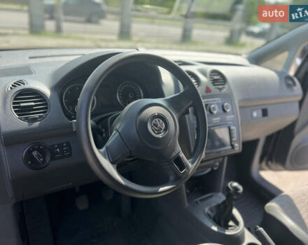 Черный Фольксваген Кадди, объемом двигателя 1.6 л и пробегом 250 тыс. км за 7700 $, фото 7 на Automoto.ua