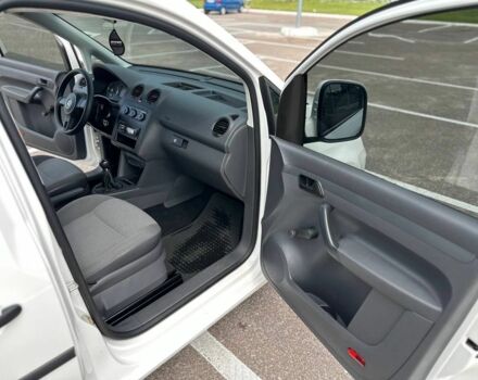 Черный Фольксваген Кадди, объемом двигателя 1.6 л и пробегом 190 тыс. км за 9500 $, фото 14 на Automoto.ua