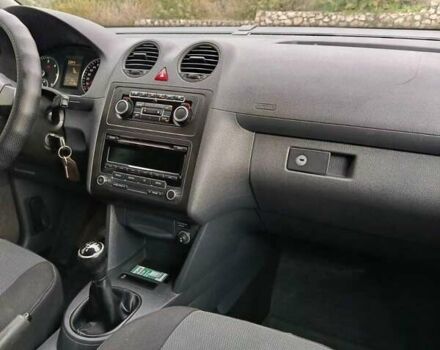 Черный Фольксваген Кадди, объемом двигателя 1.6 л и пробегом 172 тыс. км за 10500 $, фото 6 на Automoto.ua