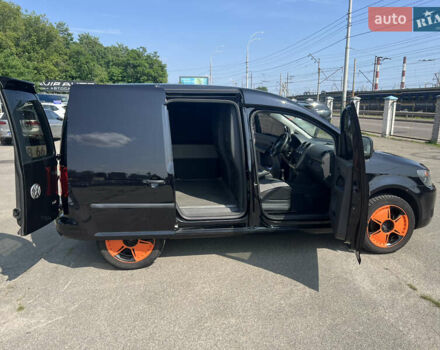 Черный Фольксваген Кадди, объемом двигателя 1.6 л и пробегом 250 тыс. км за 7700 $, фото 12 на Automoto.ua