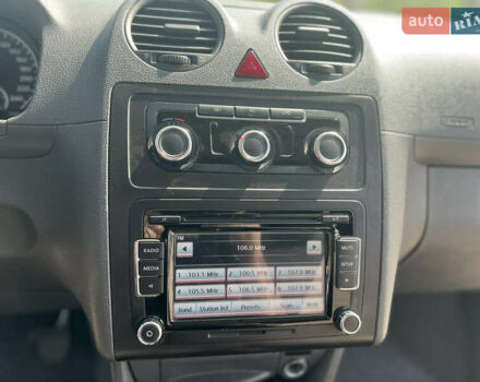 Черный Фольксваген Кадди, объемом двигателя 1.6 л и пробегом 250 тыс. км за 7700 $, фото 3 на Automoto.ua