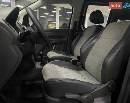 Чорний Фольксваген Кадді, об'ємом двигуна 1.6 л та пробігом 248 тис. км за 10490 $, фото 18 на Automoto.ua