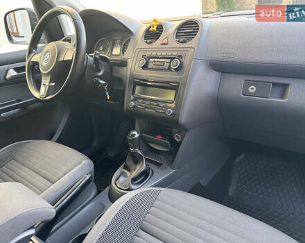 Черный Фольксваген Кадди, объемом двигателя 1.6 л и пробегом 238 тыс. км за 11300 $, фото 20 на Automoto.ua