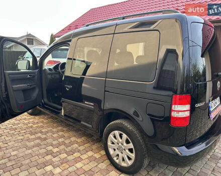 Черный Фольксваген Кадди, объемом двигателя 1.6 л и пробегом 238 тыс. км за 11300 $, фото 2 на Automoto.ua