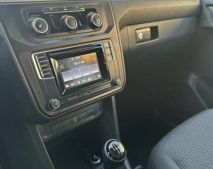 Черный Фольксваген Кадди, объемом двигателя 2 л и пробегом 192 тыс. км за 15950 $, фото 32 на Automoto.ua