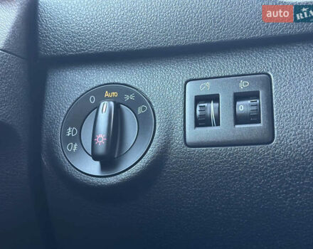 Черный Фольксваген Кадди, объемом двигателя 2 л и пробегом 192 тыс. км за 15950 $, фото 44 на Automoto.ua