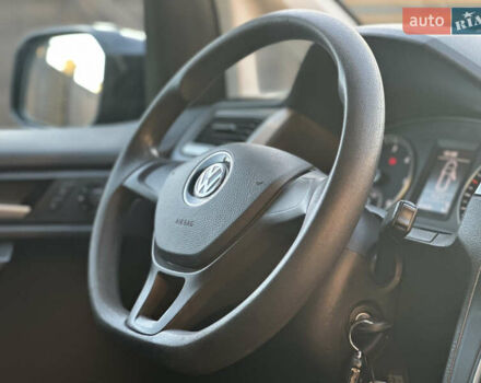 Черный Фольксваген Кадди, объемом двигателя 2 л и пробегом 192 тыс. км за 15950 $, фото 27 на Automoto.ua