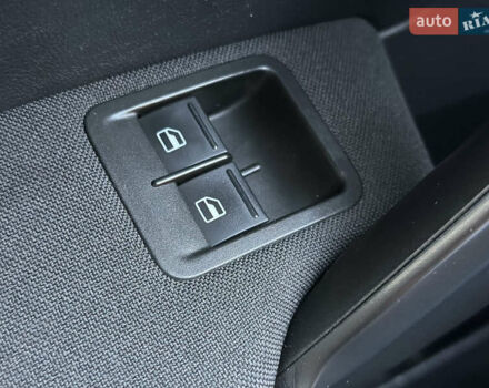 Черный Фольксваген Кадди, объемом двигателя 2 л и пробегом 192 тыс. км за 15950 $, фото 42 на Automoto.ua