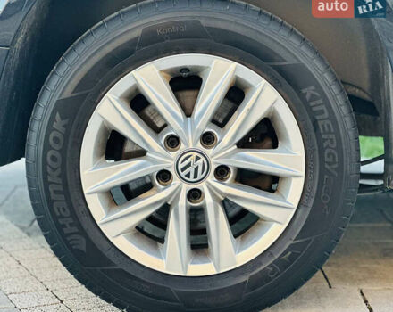 Черный Фольксваген Кадди, объемом двигателя 2 л и пробегом 192 тыс. км за 15950 $, фото 61 на Automoto.ua