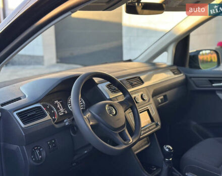 Черный Фольксваген Кадди, объемом двигателя 2 л и пробегом 192 тыс. км за 15950 $, фото 24 на Automoto.ua